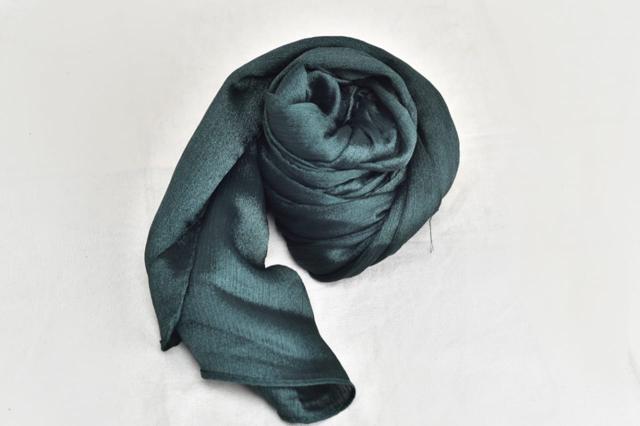 Darker Green Crinkle Silk Hijab – Subtle Shine, Ultimate Comfort