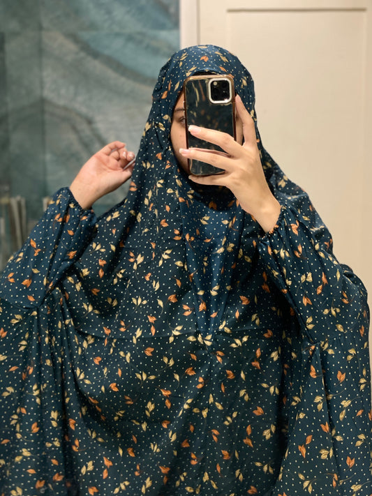 Green Printed Namaz Chadar with sleeves - Light Weight Namaz Chadar with Sleeves.