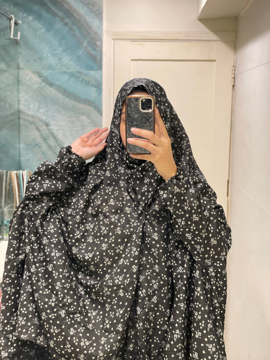 Black Printed Namaz Chadar with sleeves - Light Weight Namaz Chadar with Sleeves.